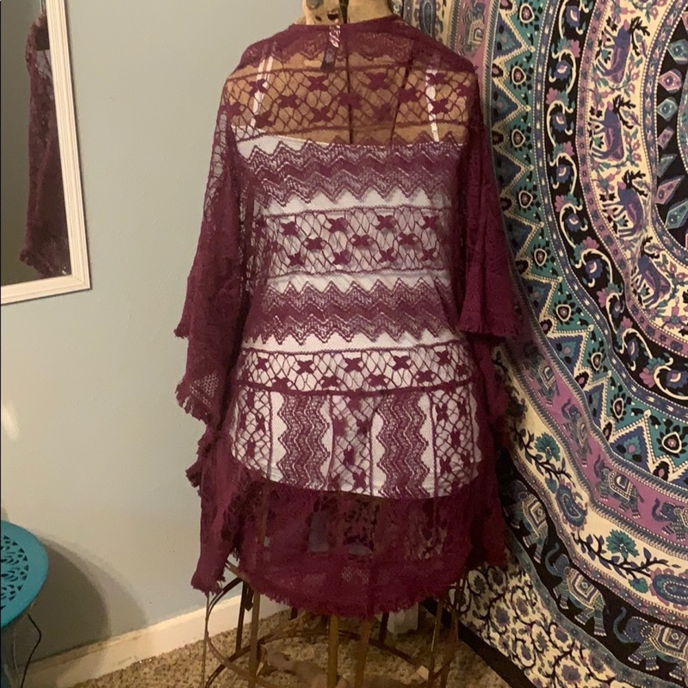 💜Burgundy Lace Kimonno💜 - Picture 2 of 2
